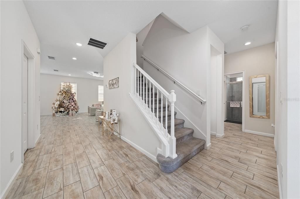 Interior, Recessed Lighting, Wood Texture Flooring
