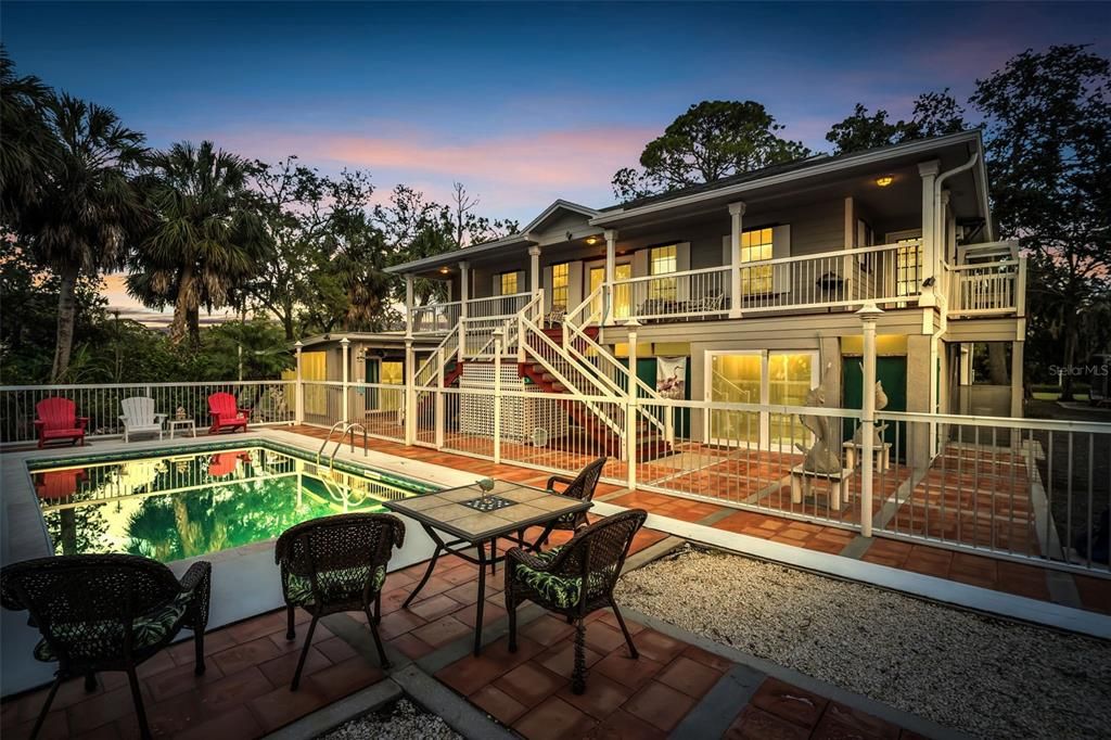 Exterior, Playground, Pool