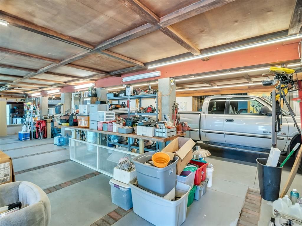 Garage, Interior