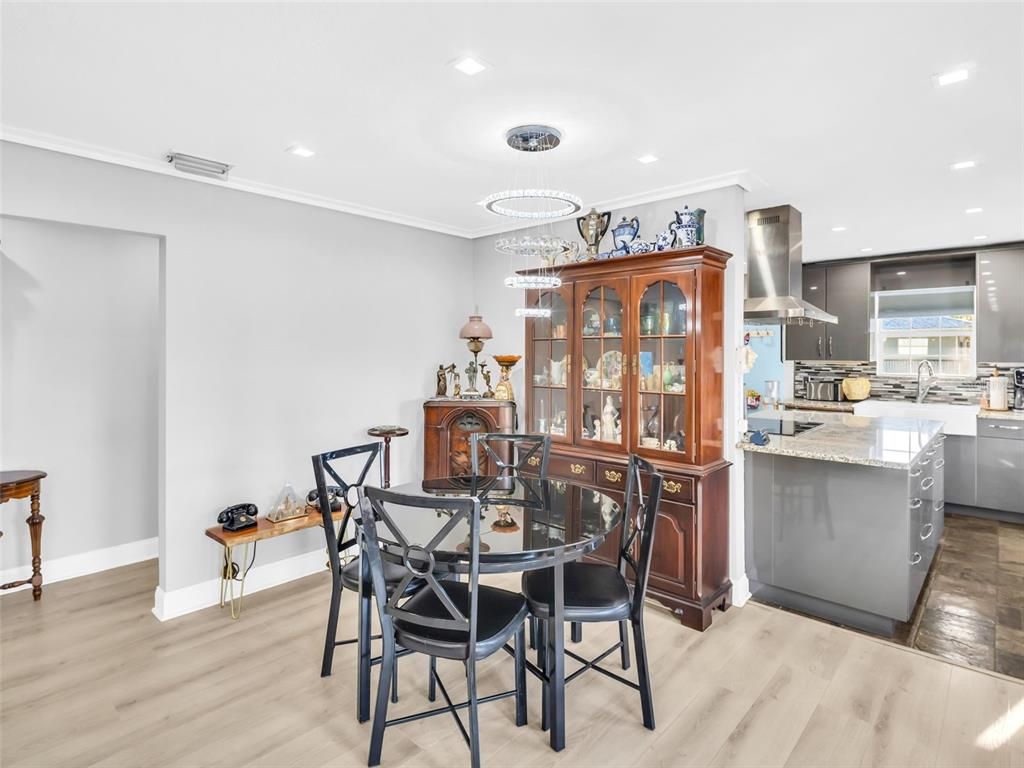 Dining room, Interior, Kitchen, Pendant Lights, Recessed Lighting, Wood Texture Flooring