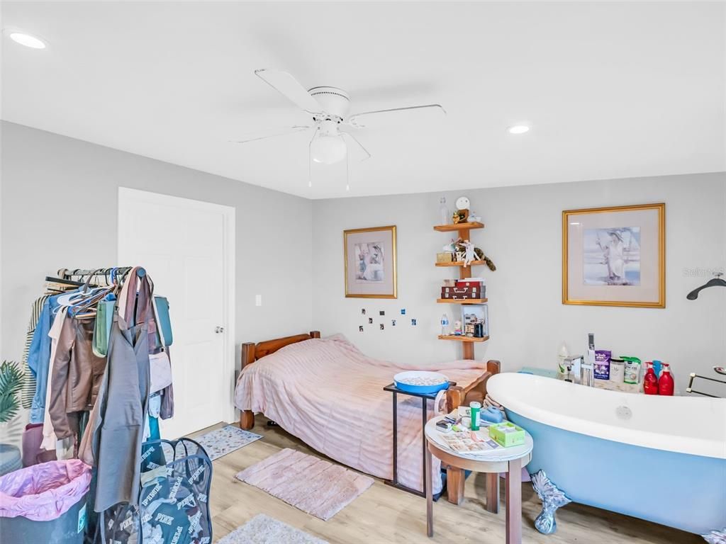 Bathroom, Bedroom, Free Standing Baths, Interior, Recessed Lighting, Wood Texture Flooring