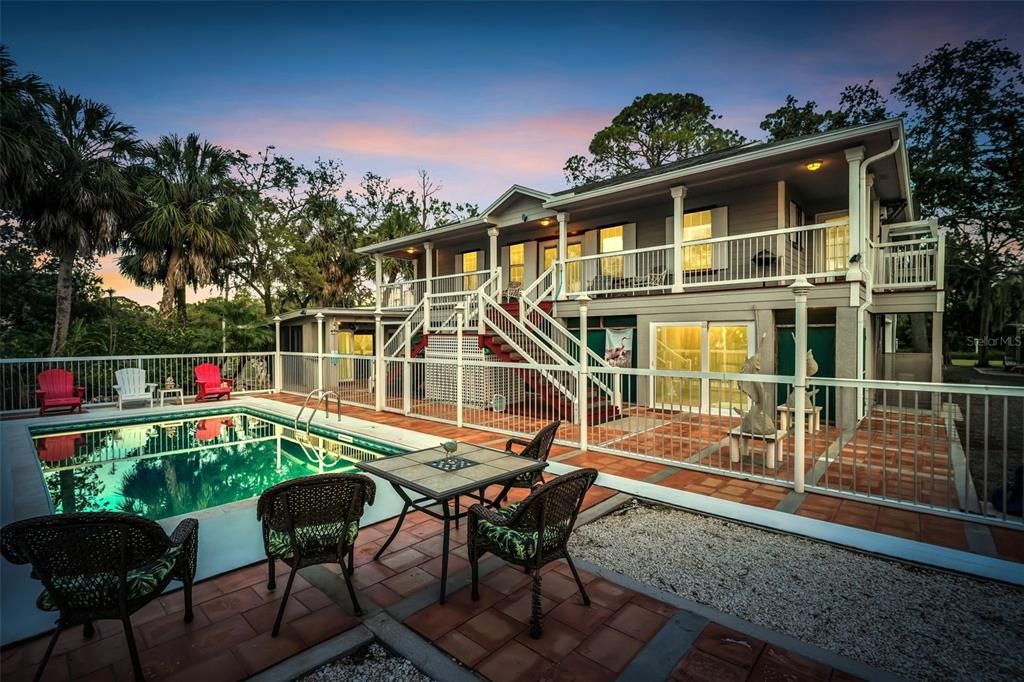 Exterior, Playground, Pool