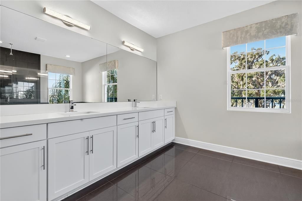 Bathroom, Dual Sink Vanities, Interior, Recessed Lighting