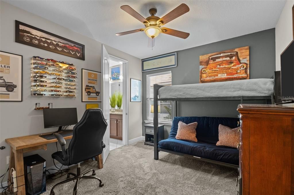 Home Office, Interior