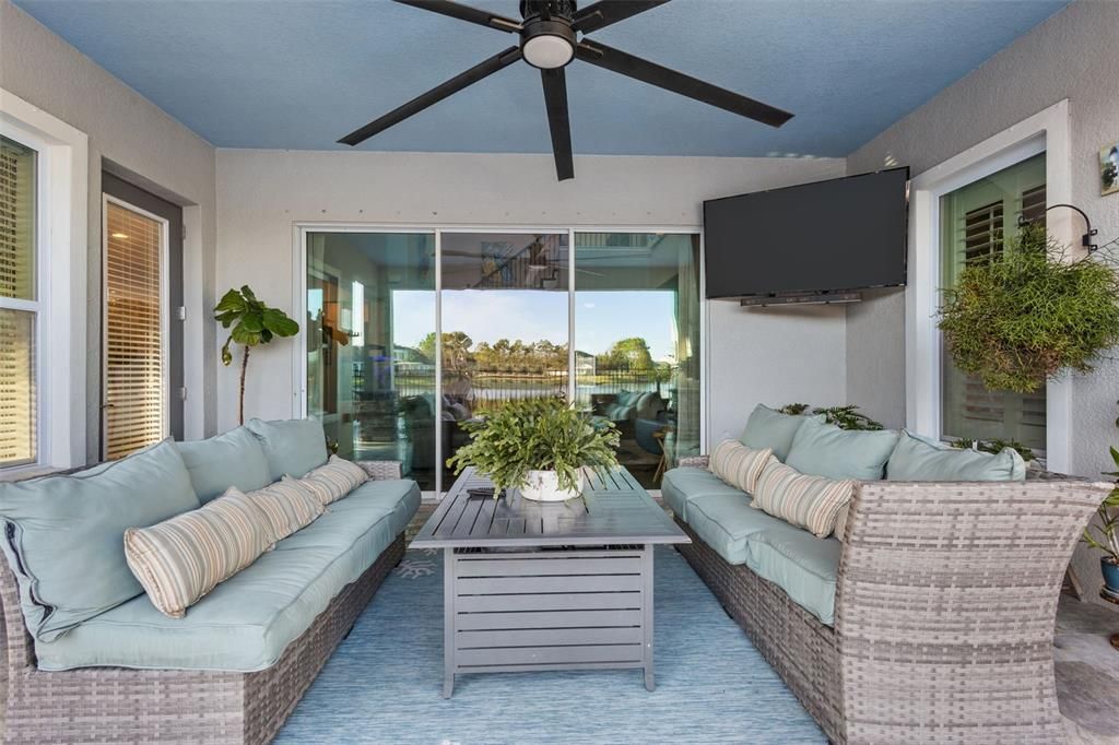 Interior, Living room, Water