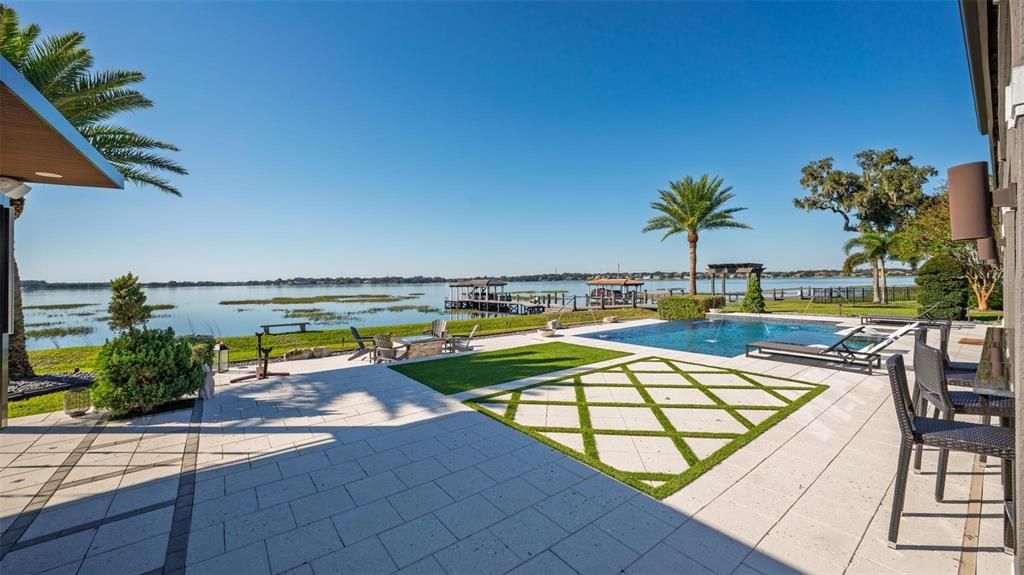 Exterior, Pool, Water