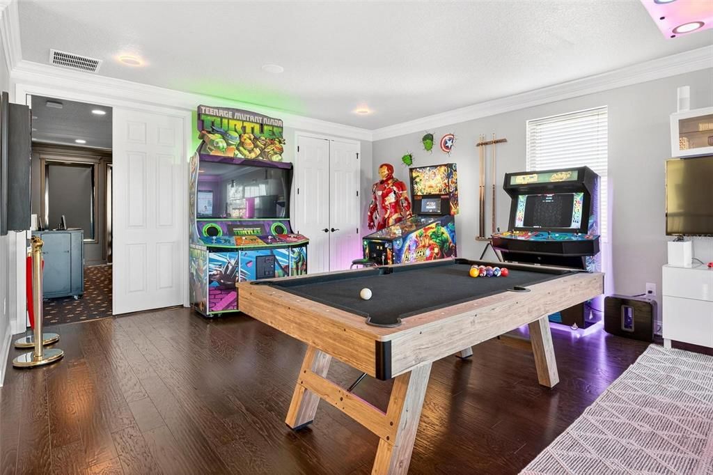 Billiard Table, Game Room, Interior, Recessed Lighting, Wood Texture Flooring