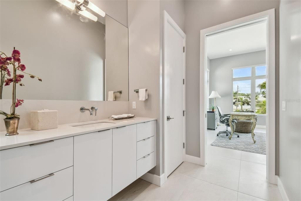 Bathroom, Interior, Recessed Lighting