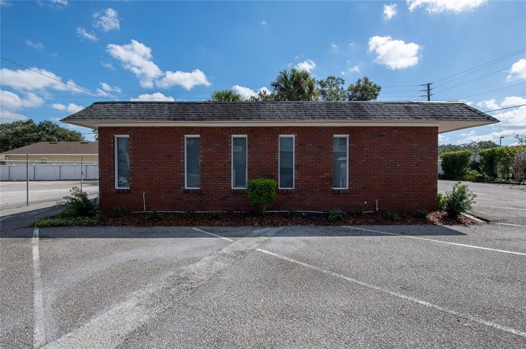 Exterior, Facade, Brick Facade, Georgian