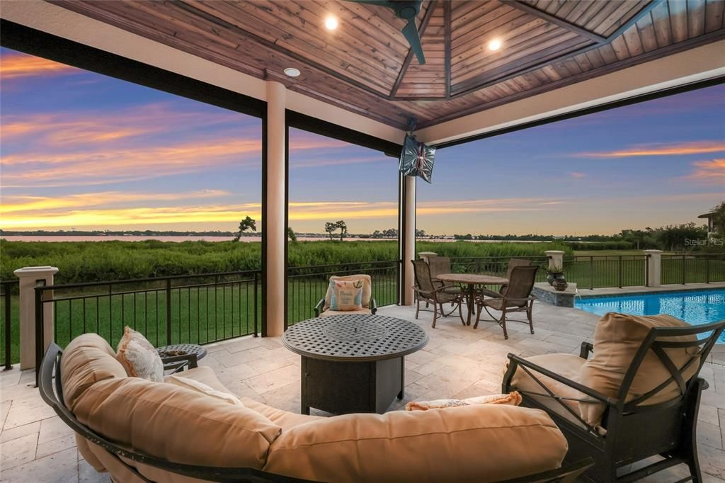 Exterior, Pool, Water