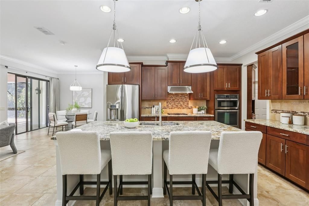Dining room, Interior, Kitchen, Pendant Lights, Recessed Lighting, Stainless Steel Appliances