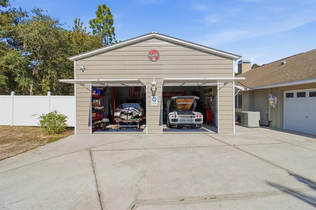 Detached Garage, Exterior
