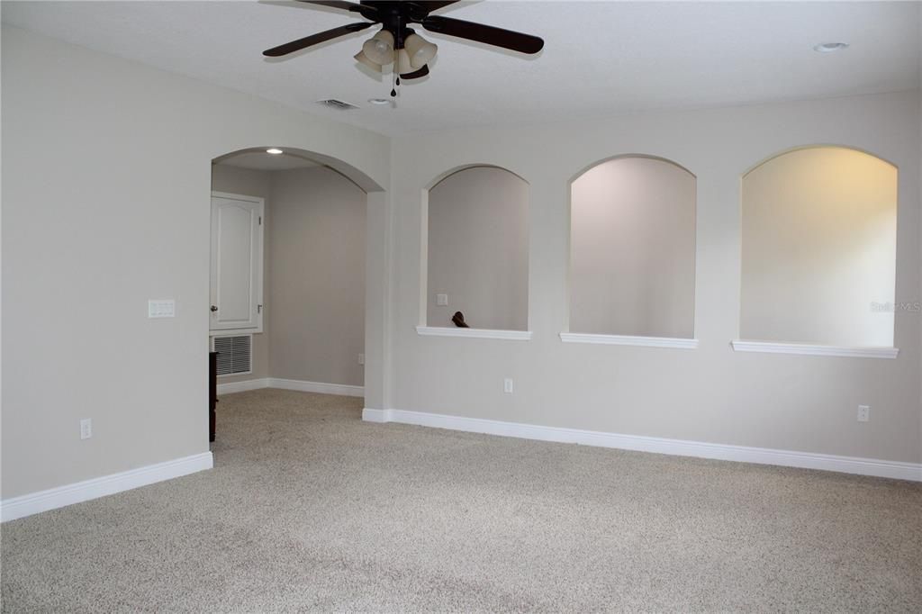 Empty room, Interior, Recessed Lighting