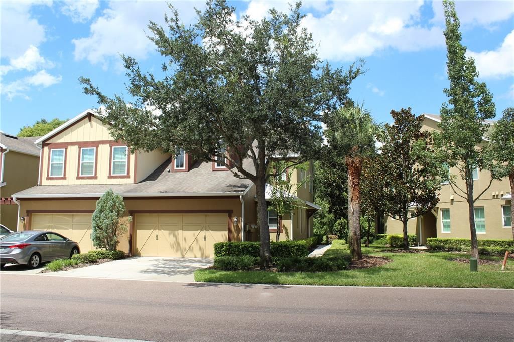 Attached, Exterior, Facade, American Craftsman