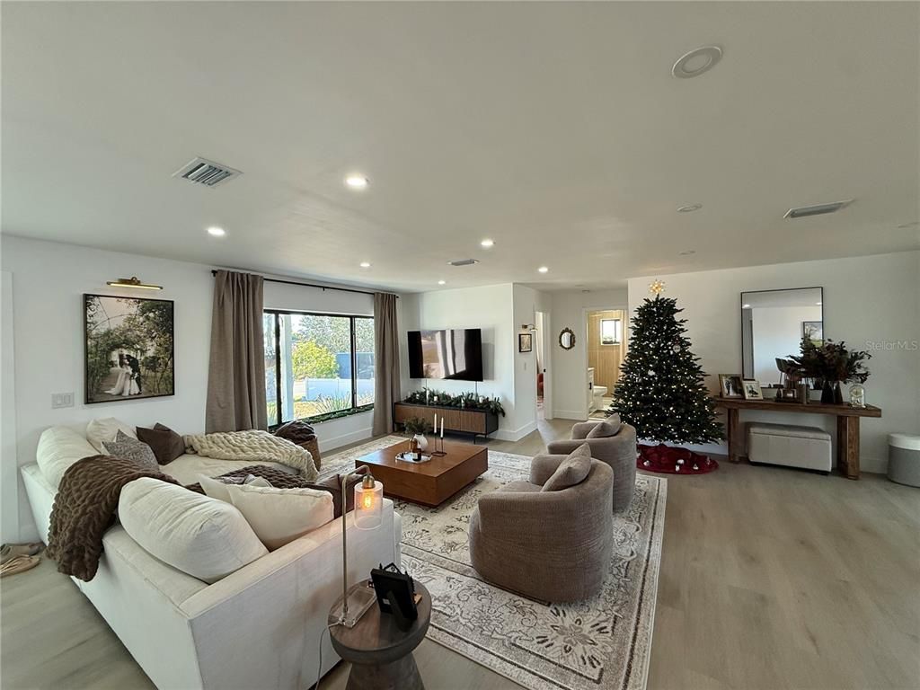 Interior, Living room, Recessed Lighting, Wood Texture Flooring