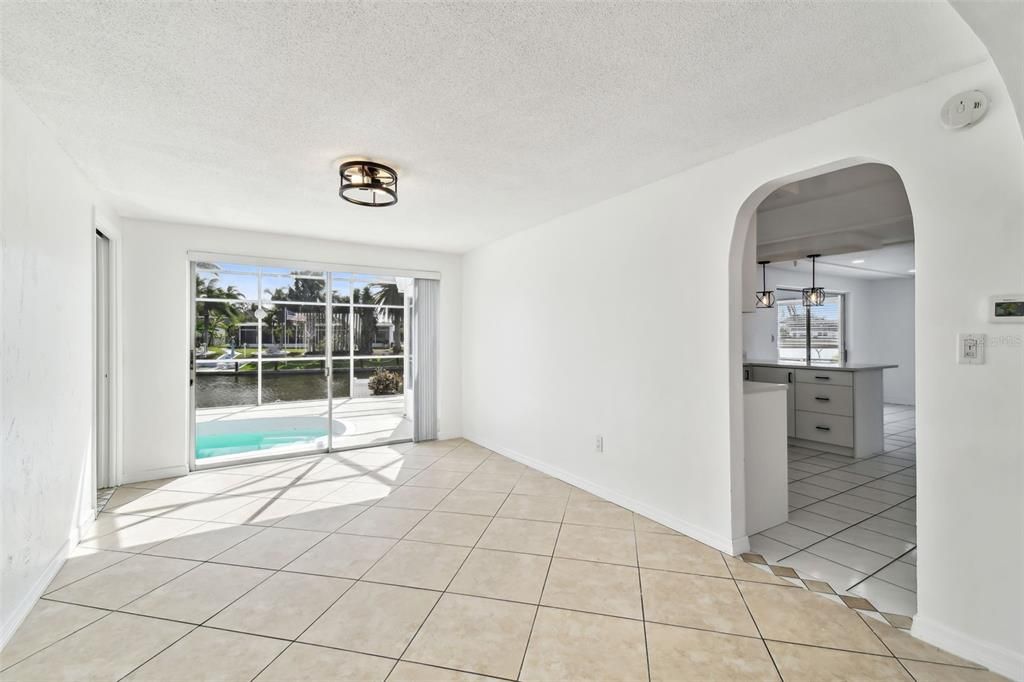 Empty room, Interior, Pendant Lights