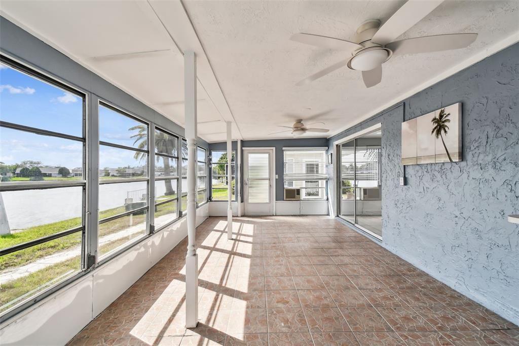 Interior, Sun Room, Water