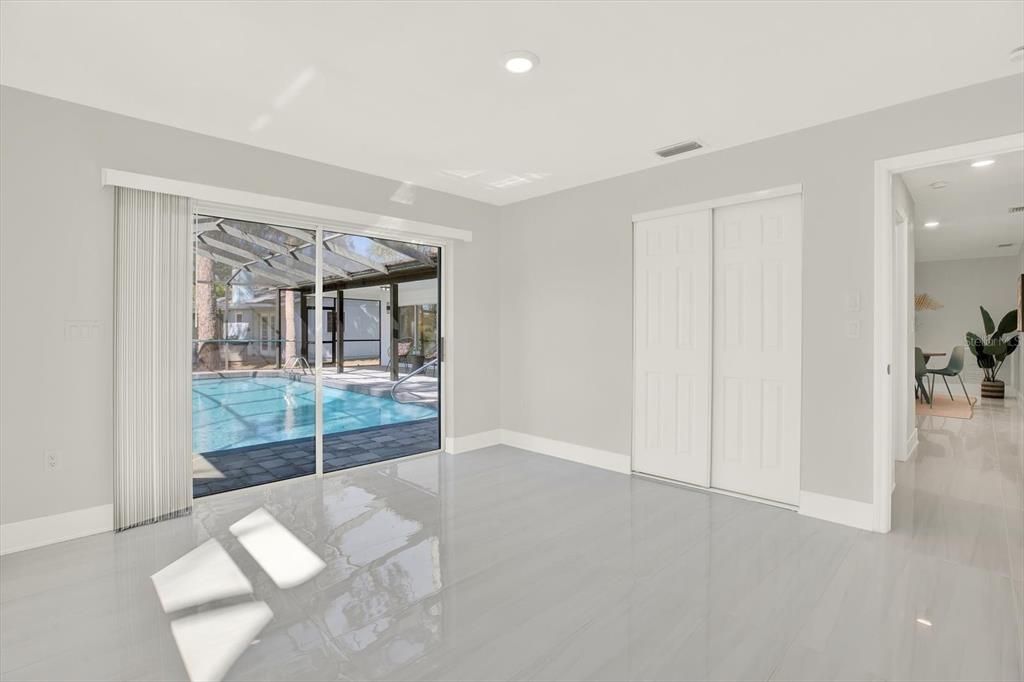 Empty room, Interior, Recessed Lighting