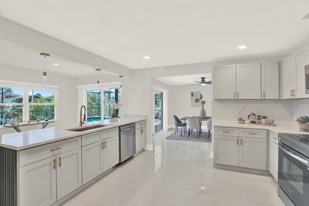 Dining room, Interior, Kitchen, Pendant Lights, Recessed Lighting, Stainless Steel Appliances