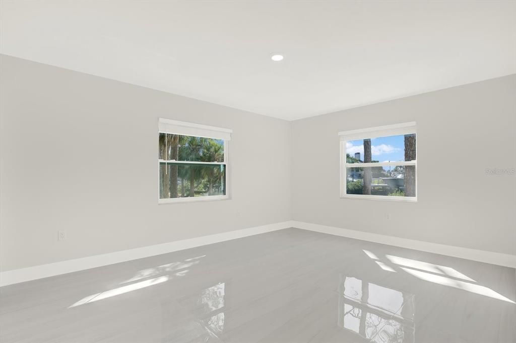 Empty room, Interior, Recessed Lighting