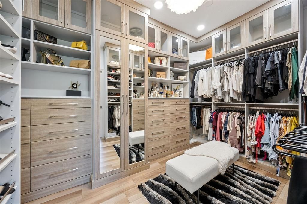 Interior, Recessed Lighting, Walk-in Closets, Wood Texture Flooring