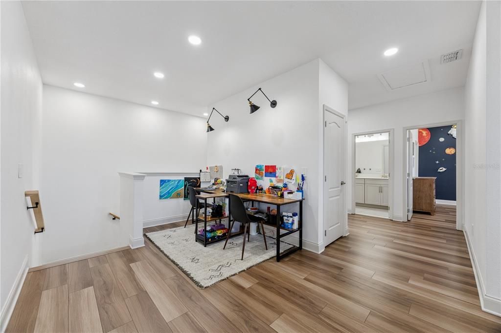 Home Office, Interior, Recessed Lighting, Wood Texture Flooring