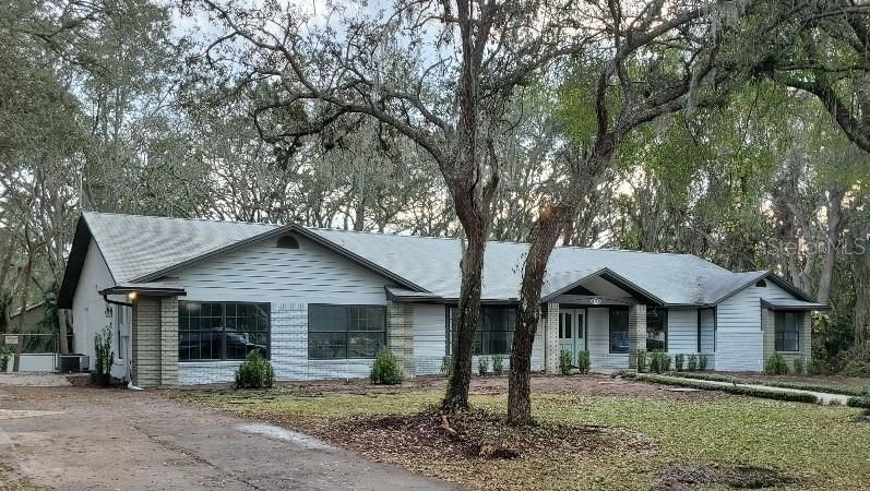 Backyard, Exterior, Facade, Ranch