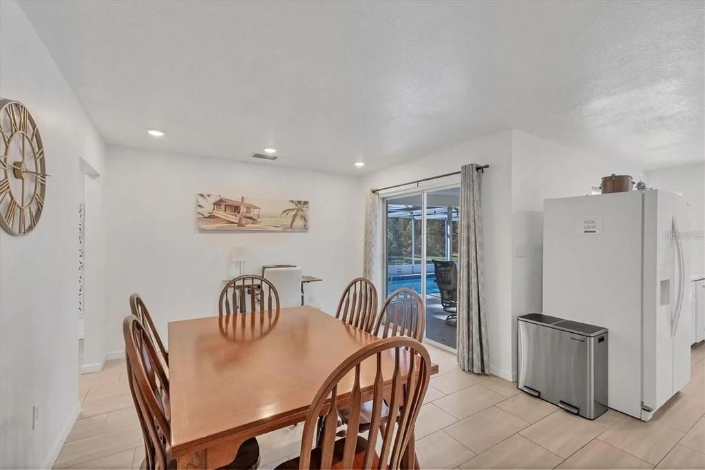 Dining room, Interior, Recessed Lighting