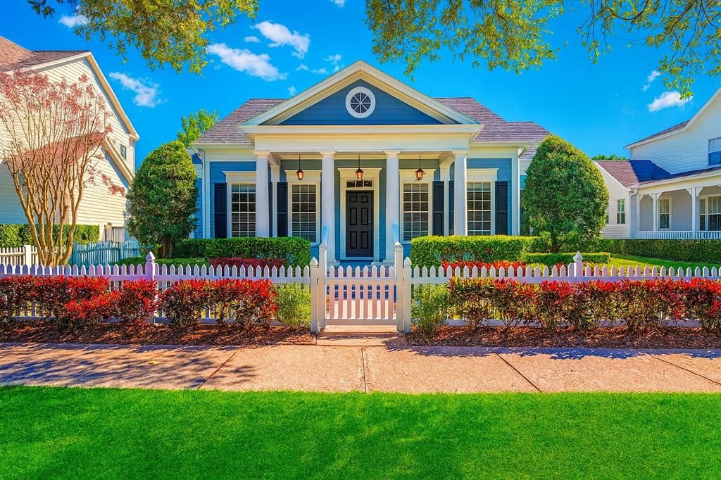 Exterior, Facade, Queen Anne Victorian