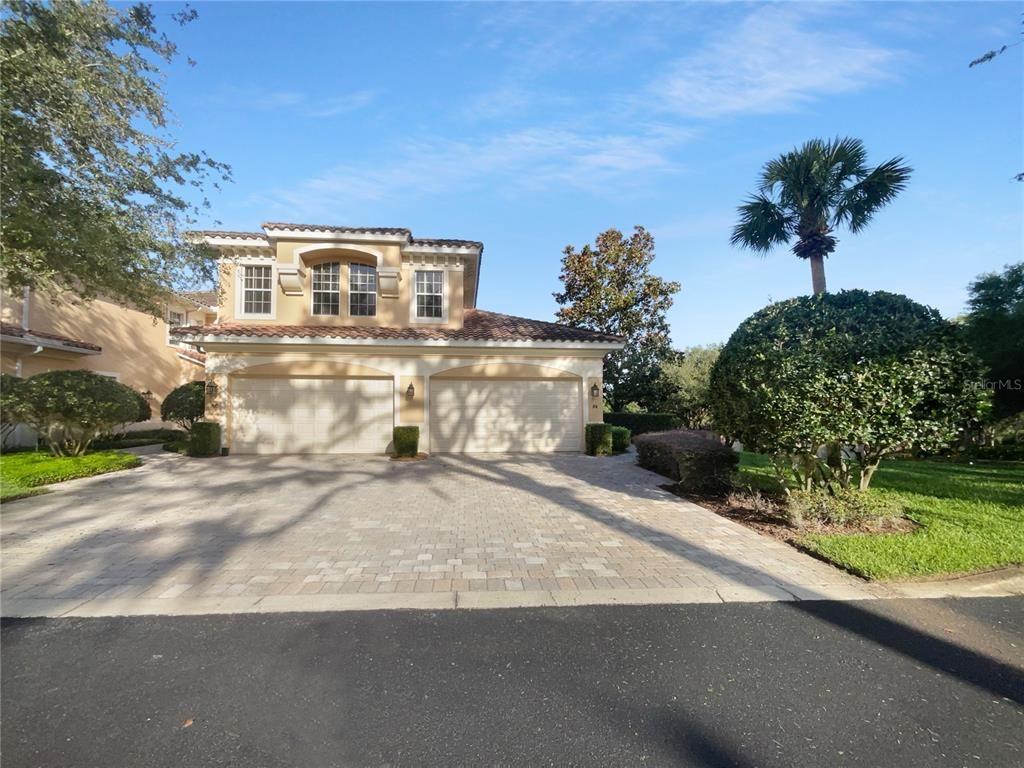 Attached, Exterior, Facade, Mediterranean