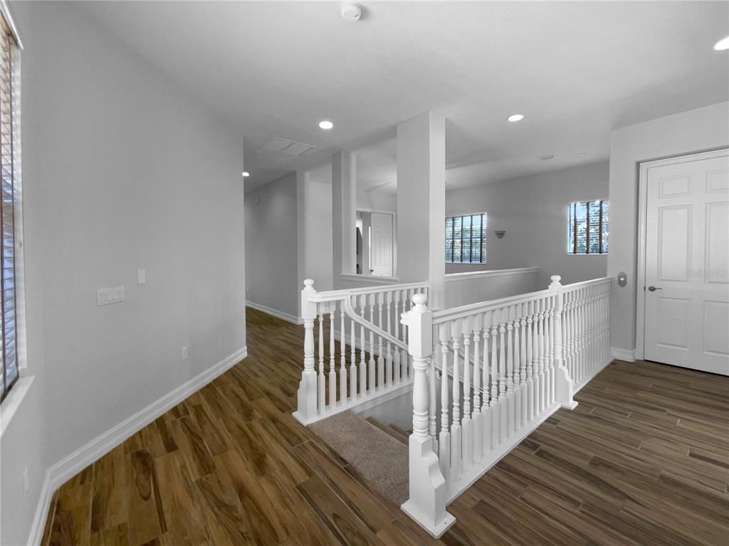 Interior, Recessed Lighting, Wood Texture Flooring
