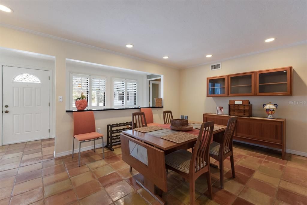 Dining room, Interior, Recessed Lighting