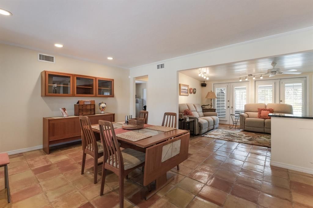Dining room, Interior, Living room, Recessed Lighting