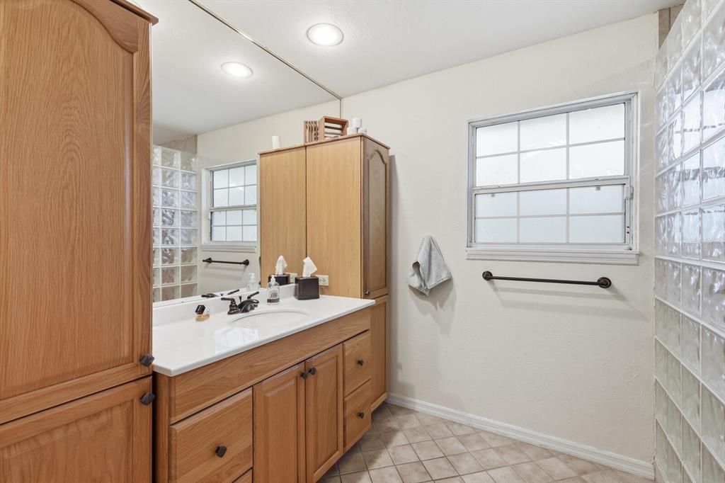 Bathroom, Interior, Recessed Lighting
