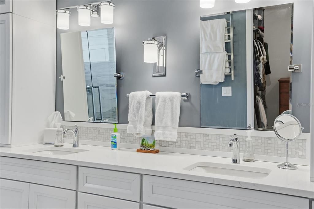 Bathroom, Dual Sink Vanities, Interior