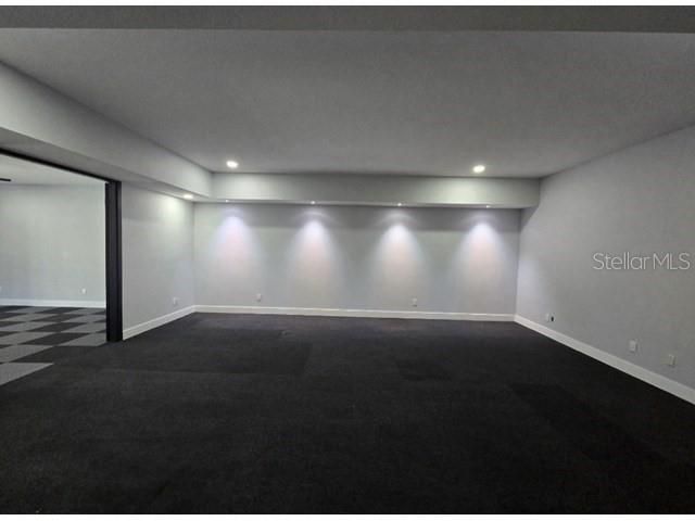 Empty room, Interior, Recessed Lighting