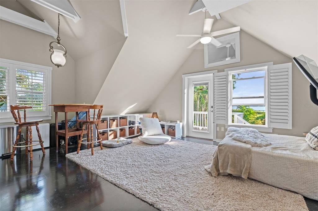 Bedroom, Interior, Pendant Lights, Water, Wood Texture Flooring