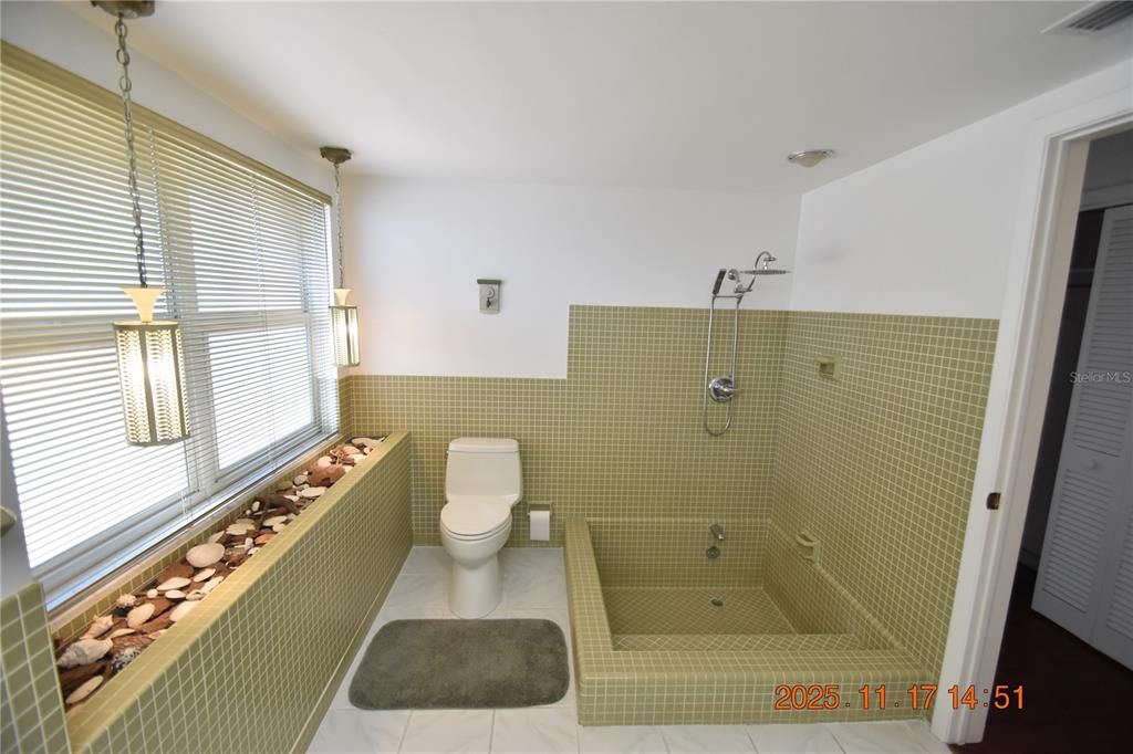 Bathroom, Interior, Pendant Lights