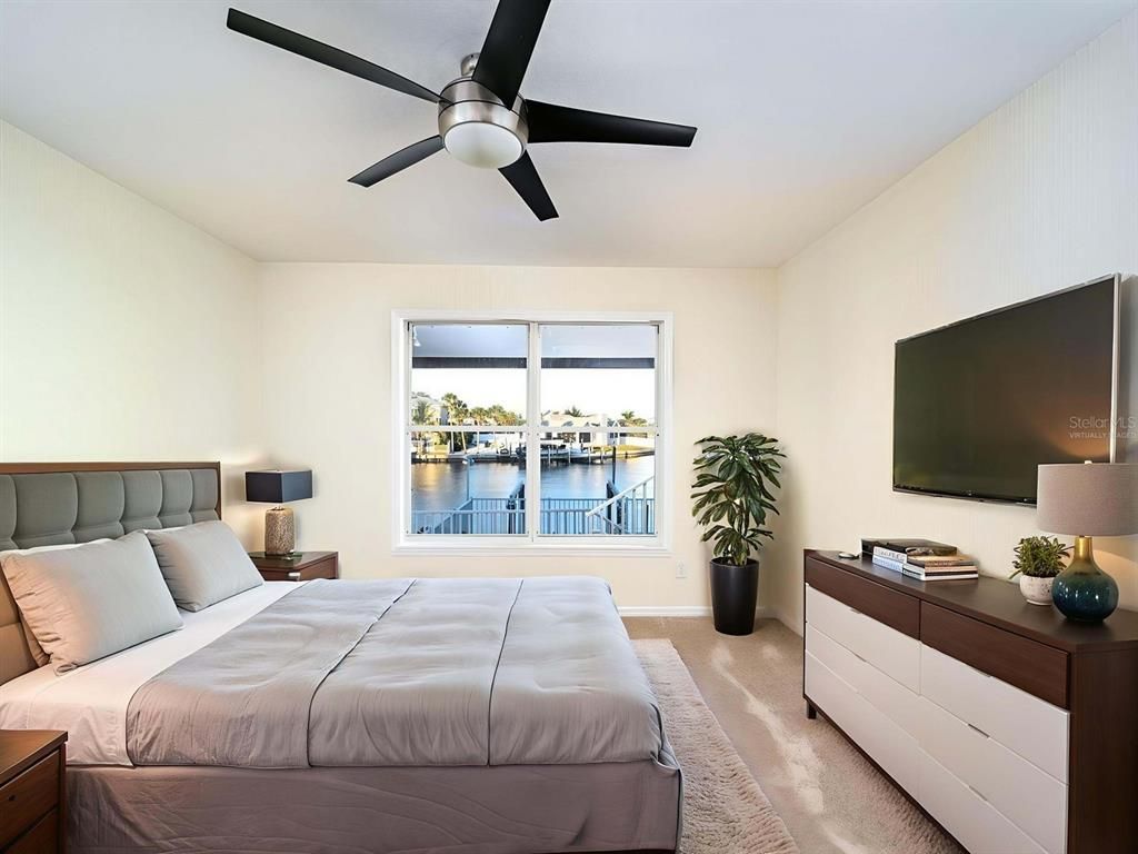 Bedroom, Interior, Water