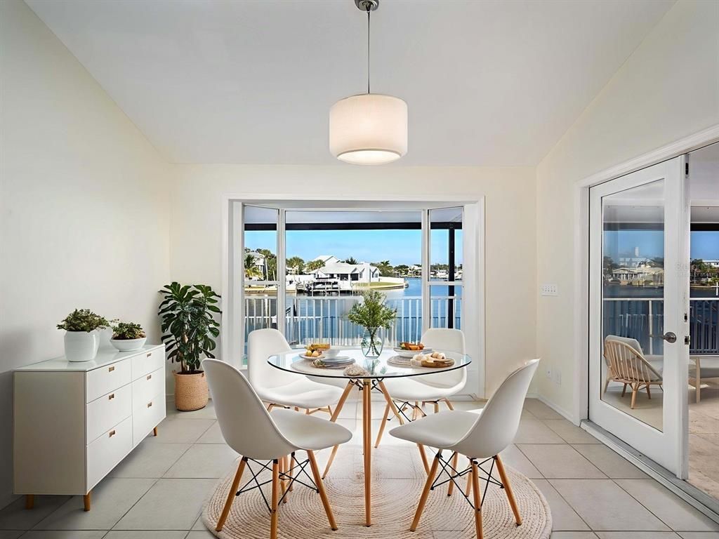 Dining room, Interior, Pendant Lights, Water