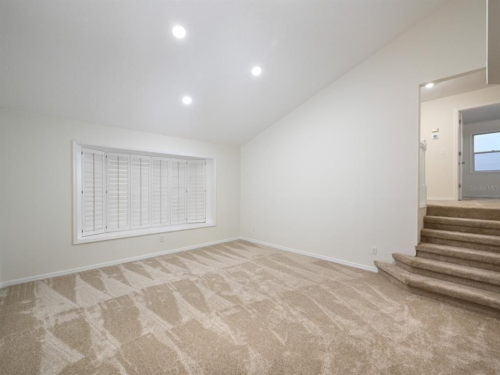 Empty room, Interior, Recessed Lighting