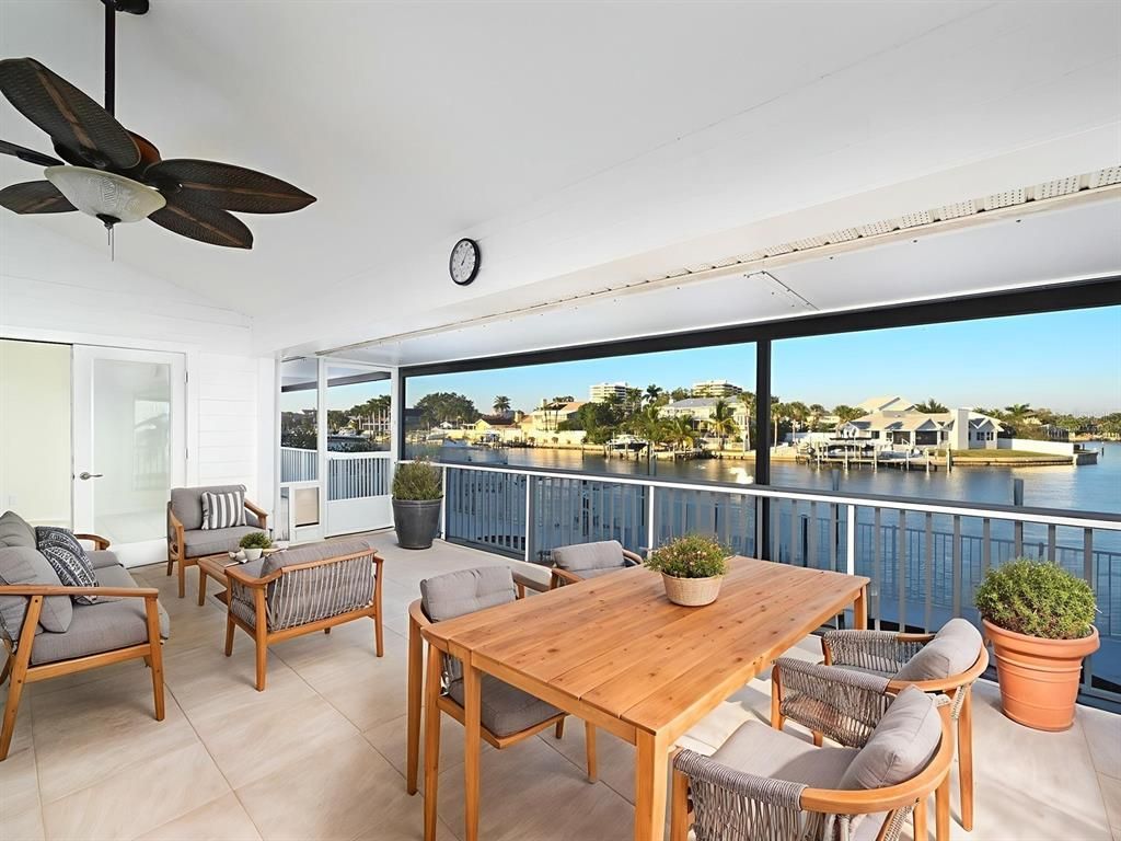 Dining room, Interior, Living room, Water