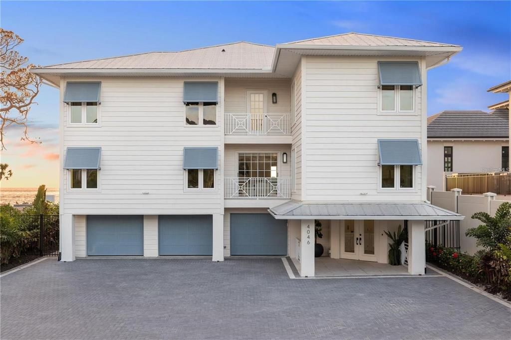 Attached, Exterior, Facade, Rowhouse