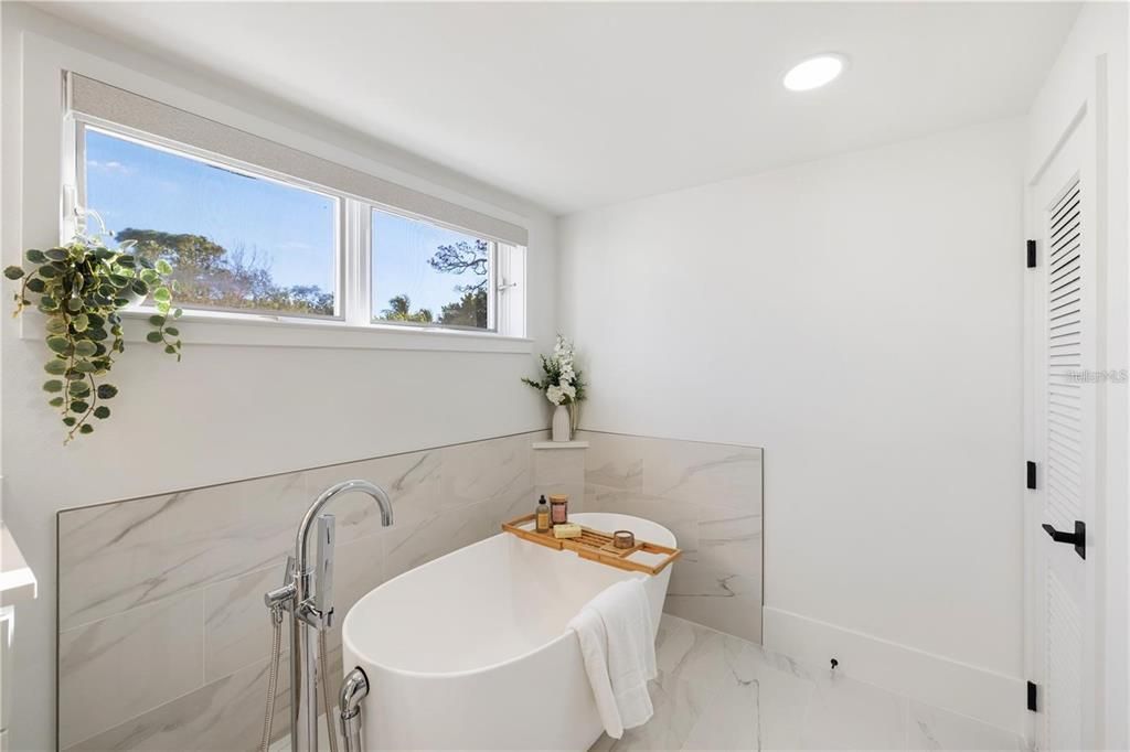 Bathroom, Free Standing Baths, Interior, Marble, Marble Walls, Recessed Lighting