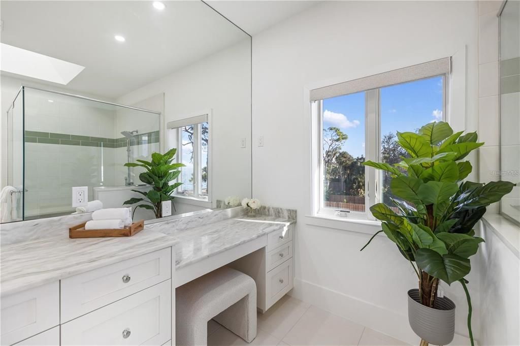 Bathroom, Interior, Recessed Lighting