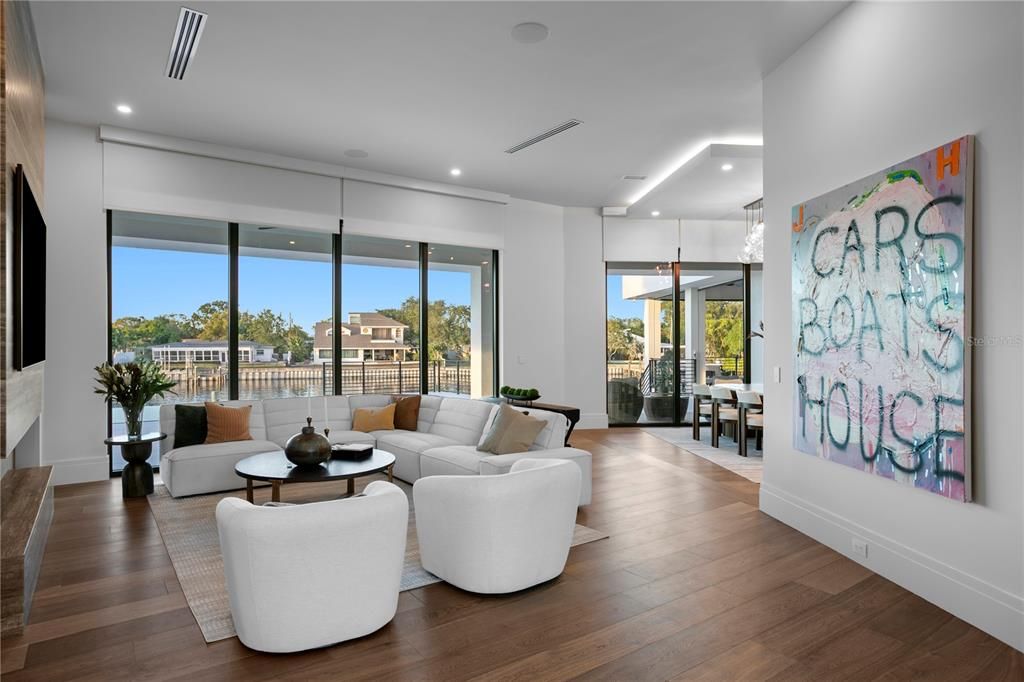 Exterior, Facade, Modern