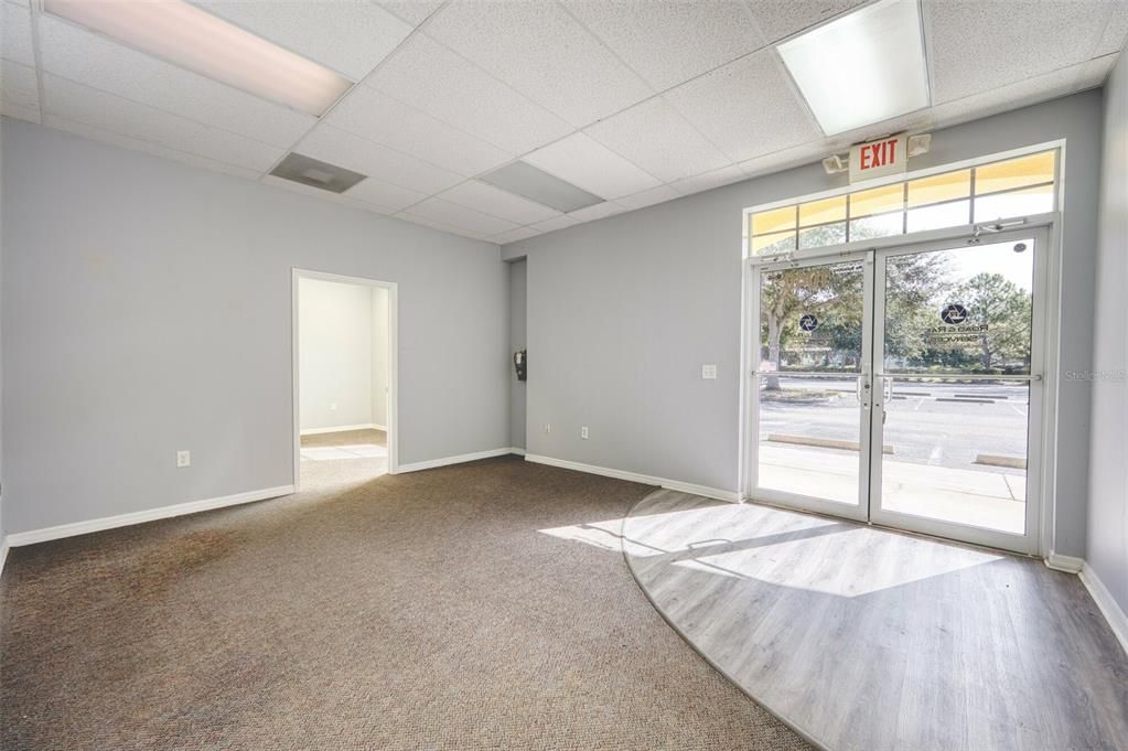 Empty room, Interior