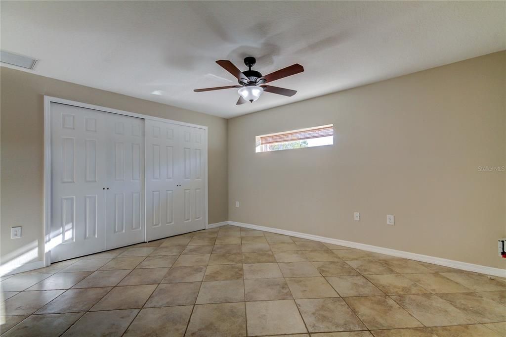 Empty room, Interior