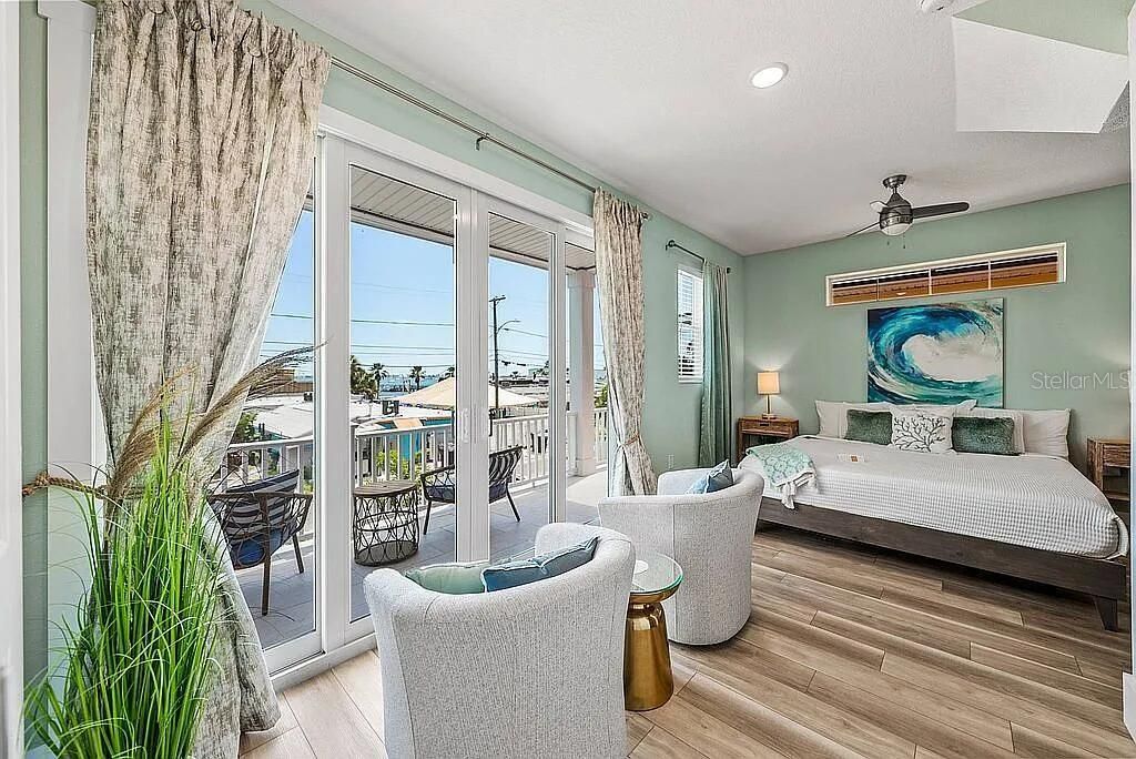 Bedroom, Interior, Recessed Lighting, Water, Wood Texture Flooring