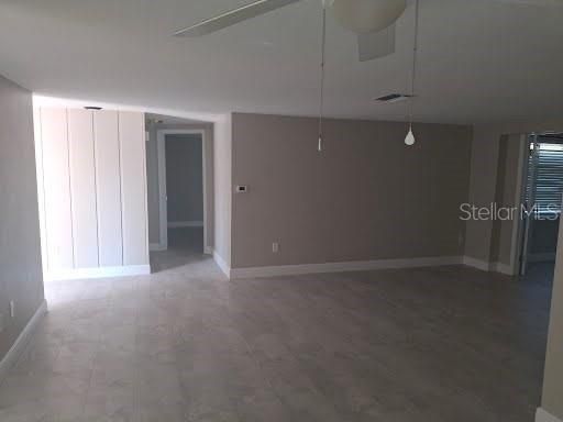 Empty room, Interior, Pendant Lights